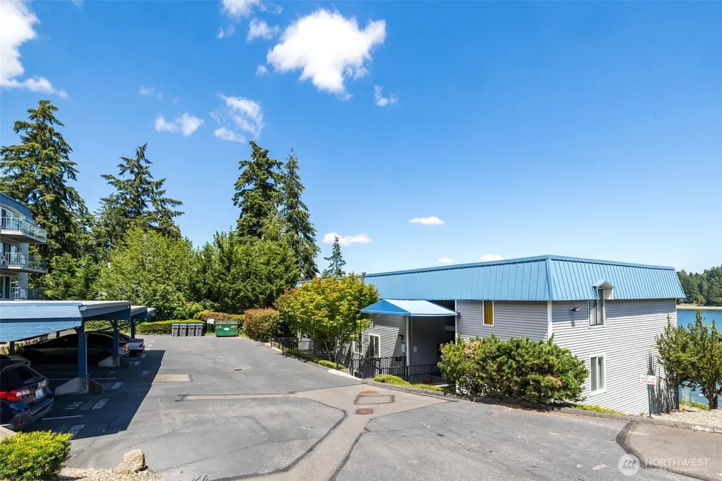 924 Shorewood Drive Bremerton WA 98312
