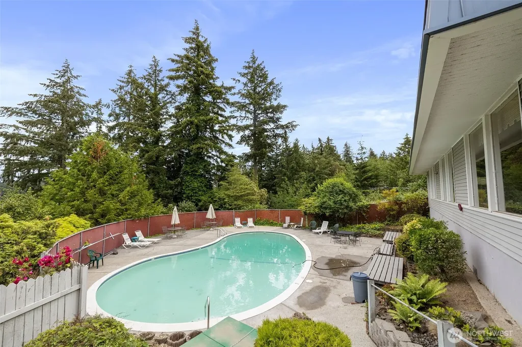 924 Shorewood Drive Bremerton WA 98312