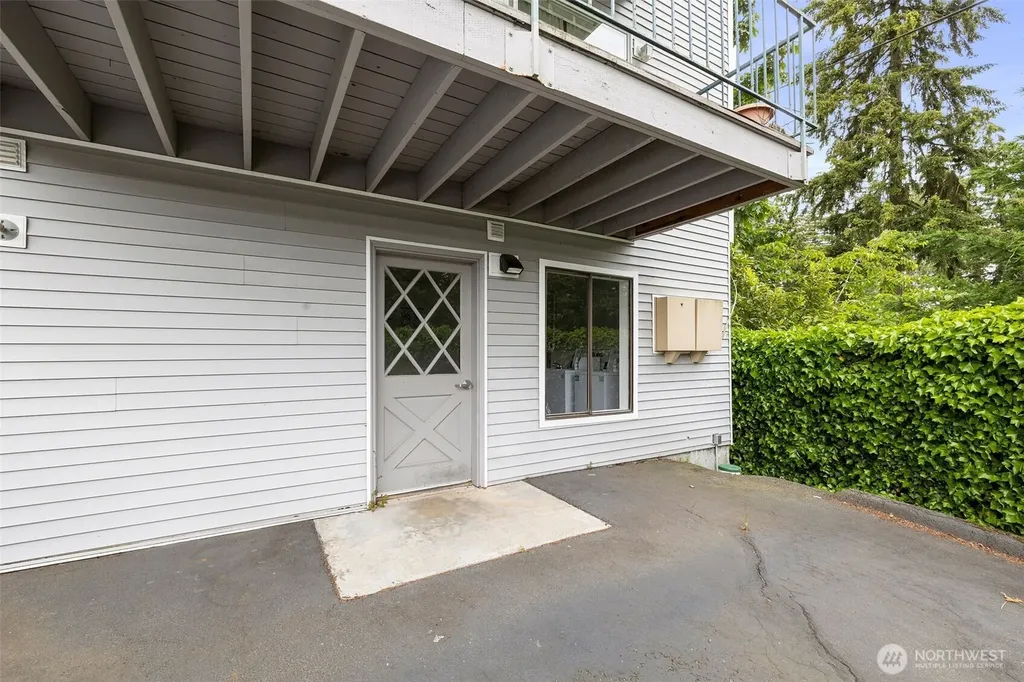 924 Shorewood Drive Bremerton WA 98312
