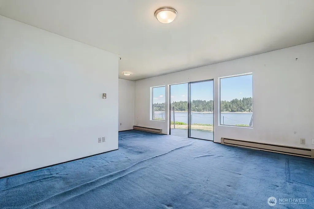 924 Shorewood Drive Bremerton WA 98312