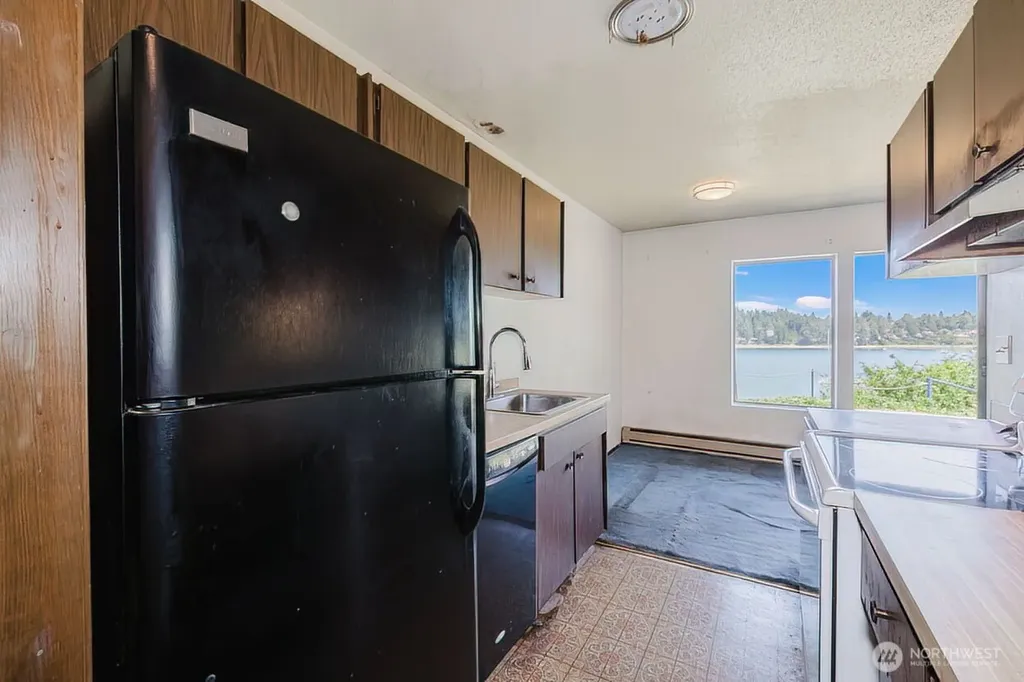 924 Shorewood Drive Bremerton WA 98312
