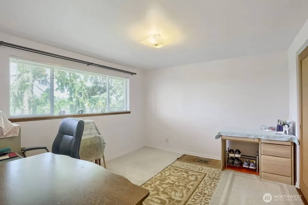 16719 3rd Avenue NE Shoreline WA 98155