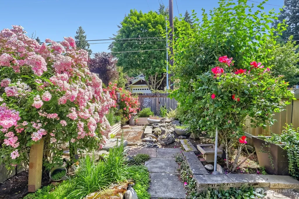16719 3rd Avenue NE Shoreline WA 98155