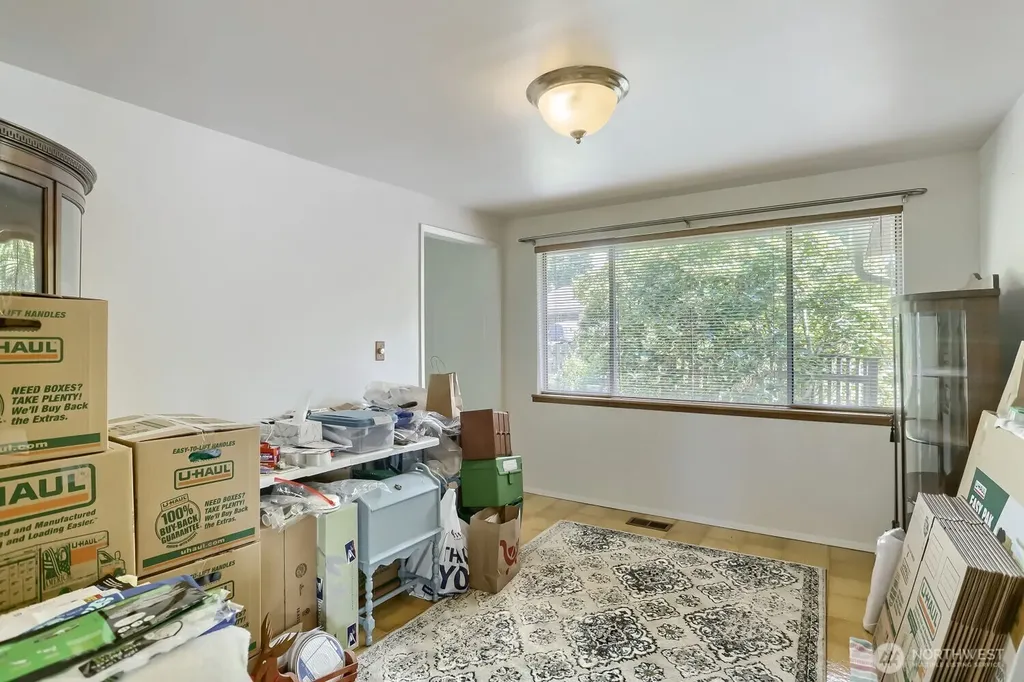 16719 3rd Avenue NE Shoreline WA 98155
