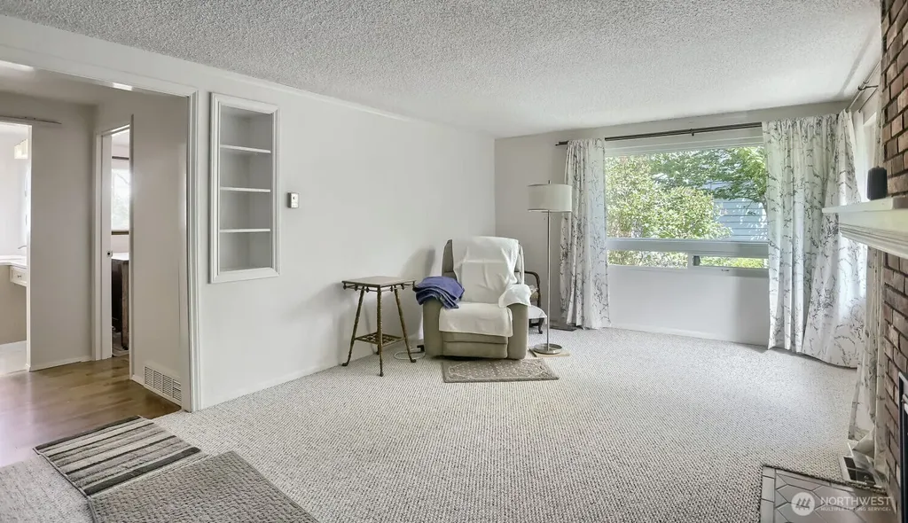 16719 3rd Avenue NE Shoreline WA 98155