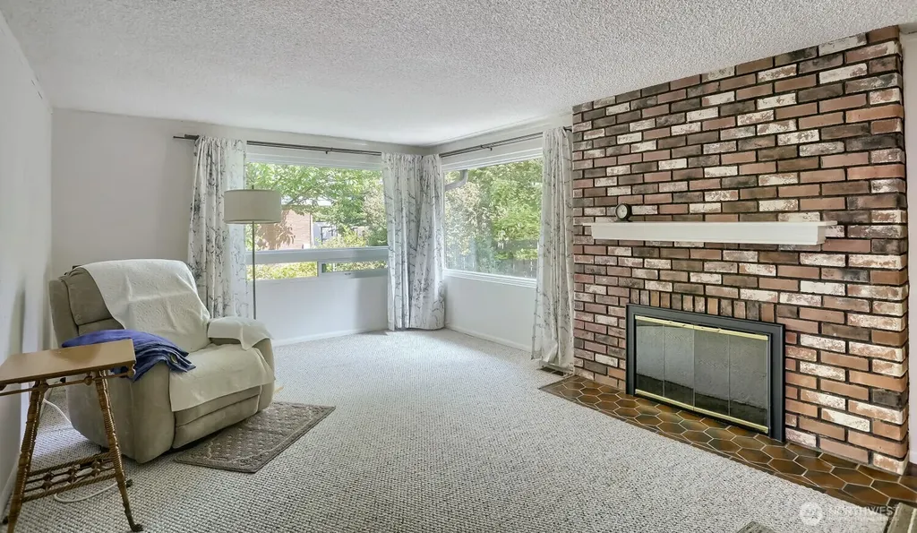 16719 3rd Avenue NE Shoreline WA 98155