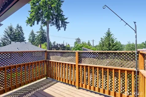 16719 3rd Avenue NE Shoreline WA 98155