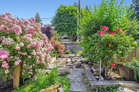 16719 3rd Avenue NE Shoreline WA 98155