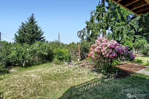 16719 3rd Avenue NE Shoreline WA 98155
