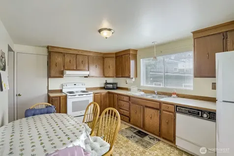 16719 3rd Avenue NE Shoreline WA 98155