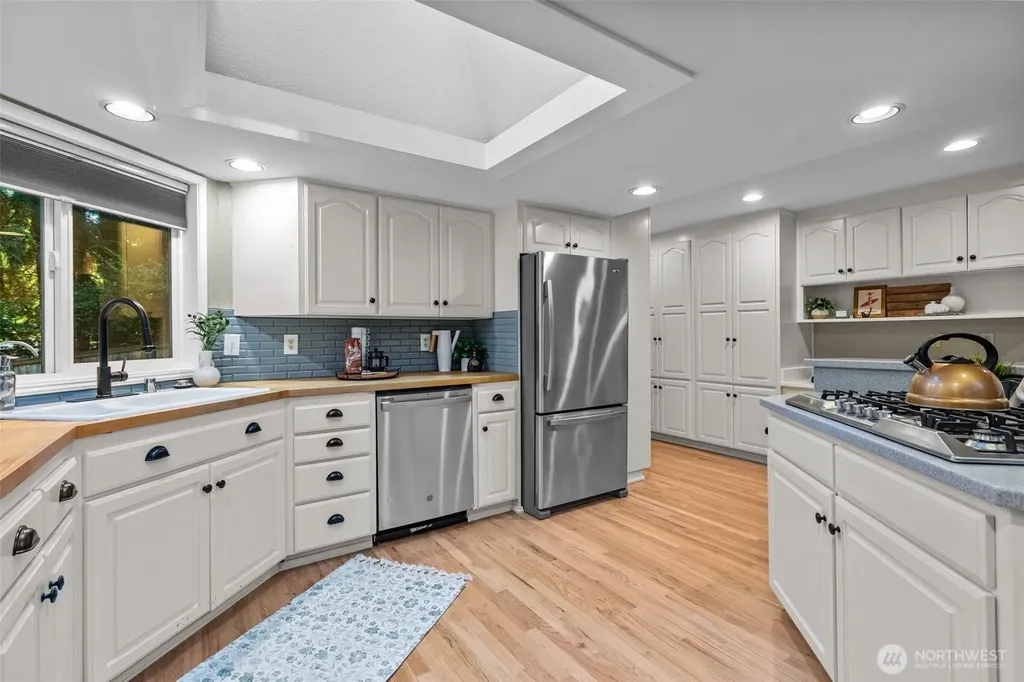 1812 SW 214th Street Lynnwood WA 98036