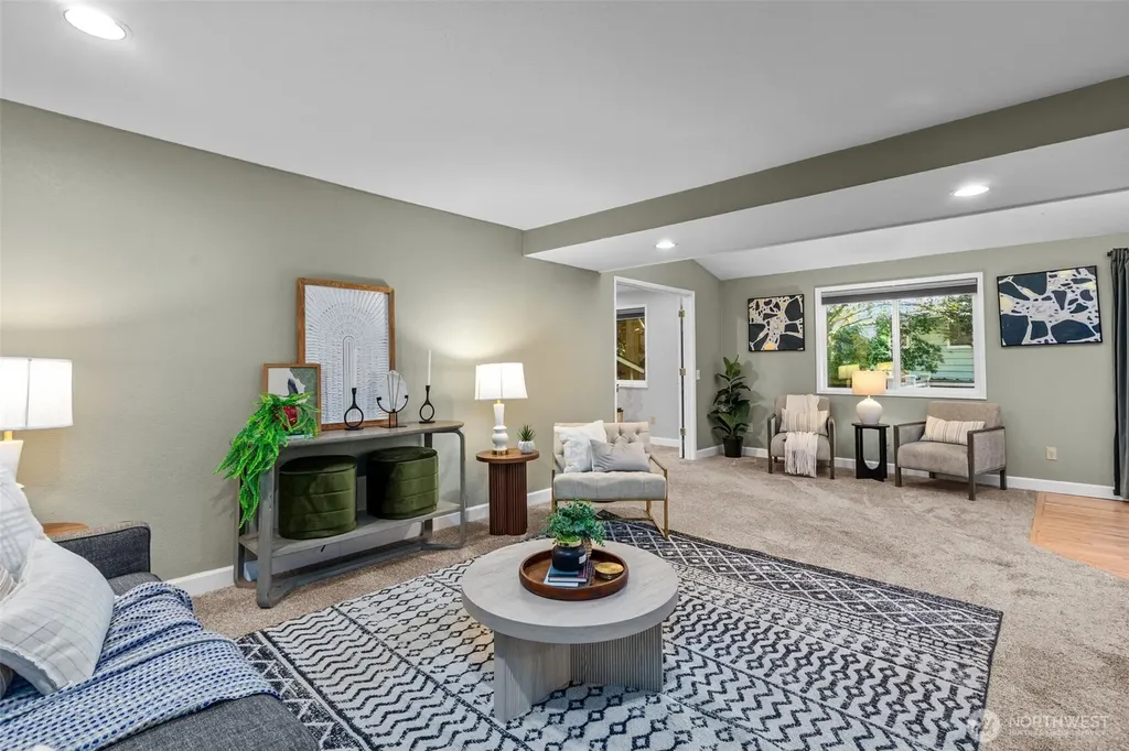 1812 SW 214th Street Lynnwood WA 98036