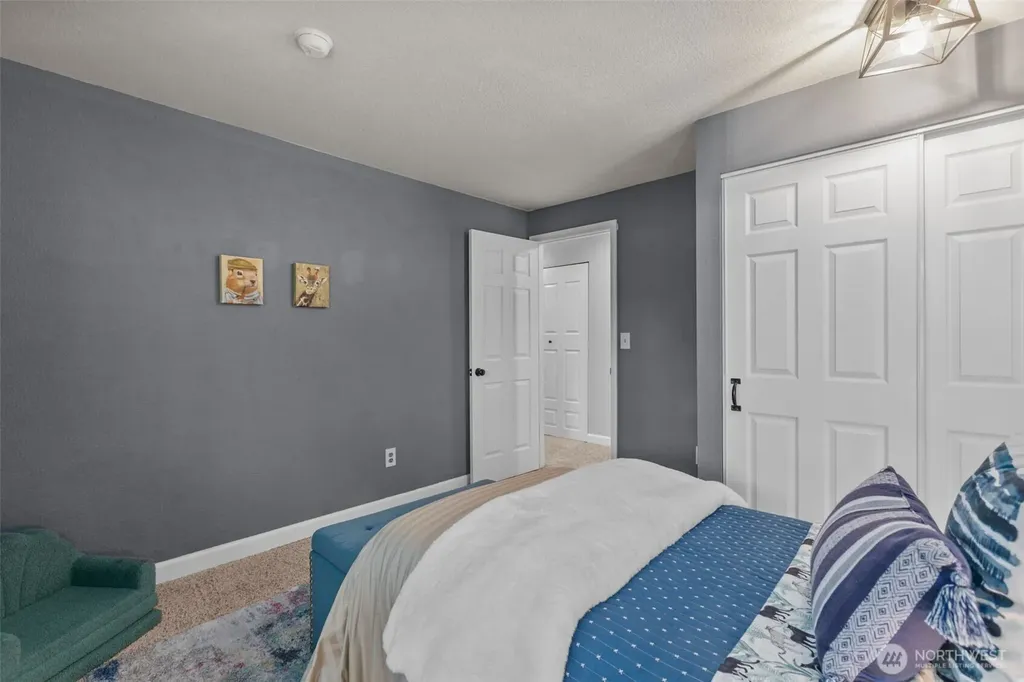 1812 SW 214th Street Lynnwood WA 98036