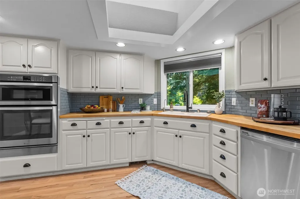1812 SW 214th Street Lynnwood WA 98036