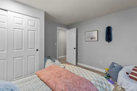 1812 SW 214th Street Lynnwood WA 98036