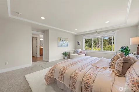 452 233rd Place SE Sammamish WA 98074
