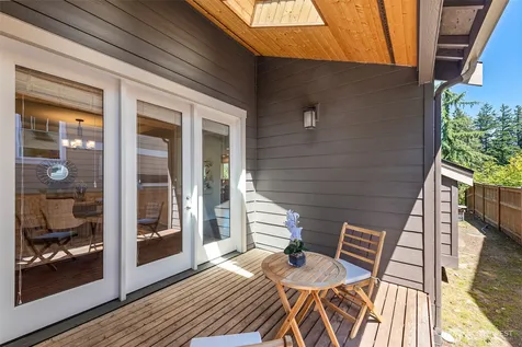 452 233rd Place SE Sammamish WA 98074