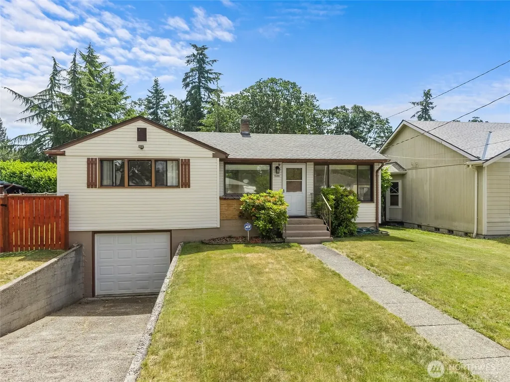 15205 Grant Avenue SW Lakewood WA 98498