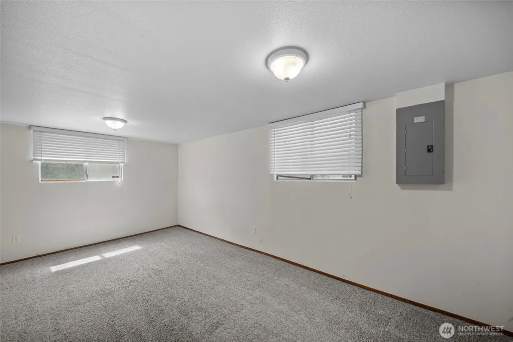 15205 Grant Avenue SW Lakewood WA 98498