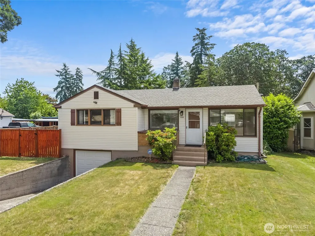 15205 Grant Avenue SW Lakewood WA 98498