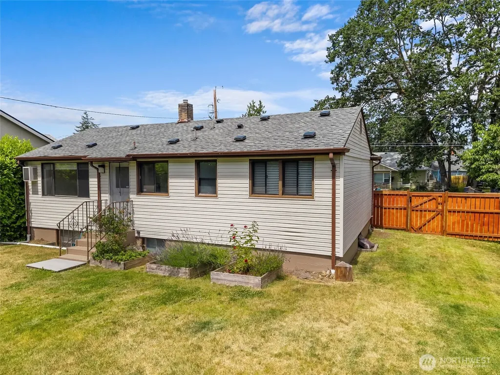15205 Grant Avenue SW Lakewood WA 98498