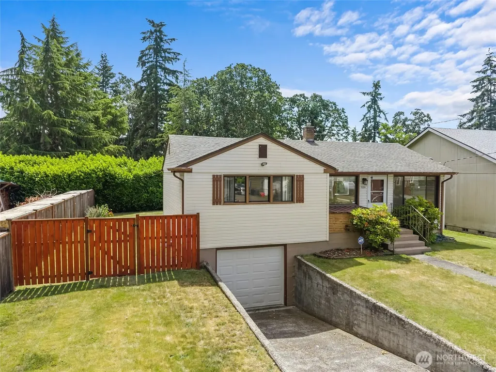 15205 Grant Avenue SW Lakewood WA 98498