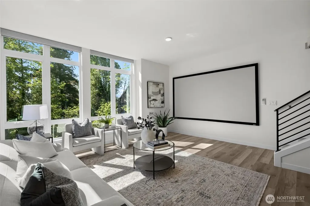 3011 30th Avenue W Seattle WA 98199