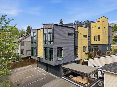 3011 30th Avenue W Seattle WA 98199