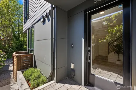 3011 30th Avenue W Seattle WA 98199