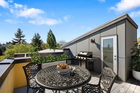 3011 30th Avenue W Seattle WA 98199
