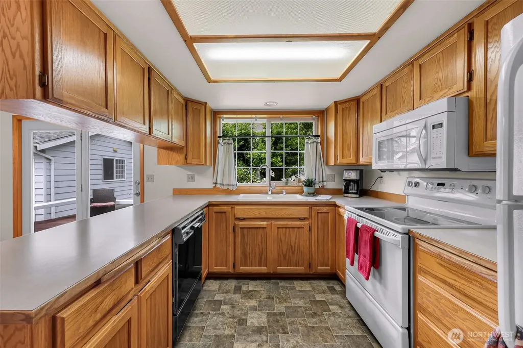 112 W 2nd Street Everson WA 98247