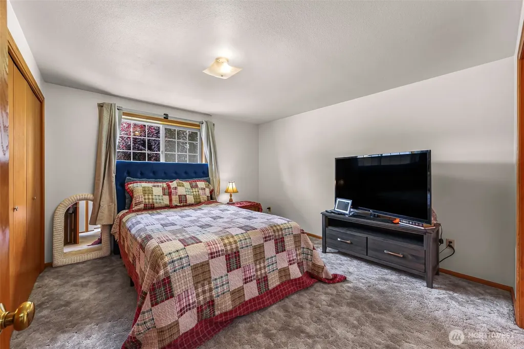 112 W 2nd Street Everson WA 98247