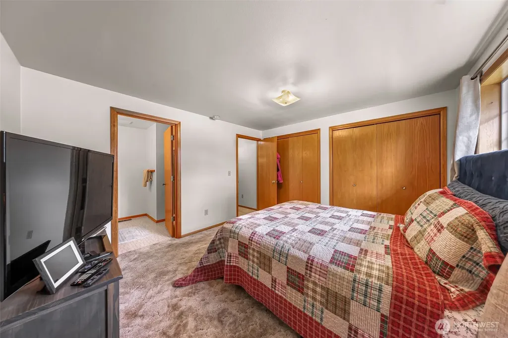 112 W 2nd Street Everson WA 98247