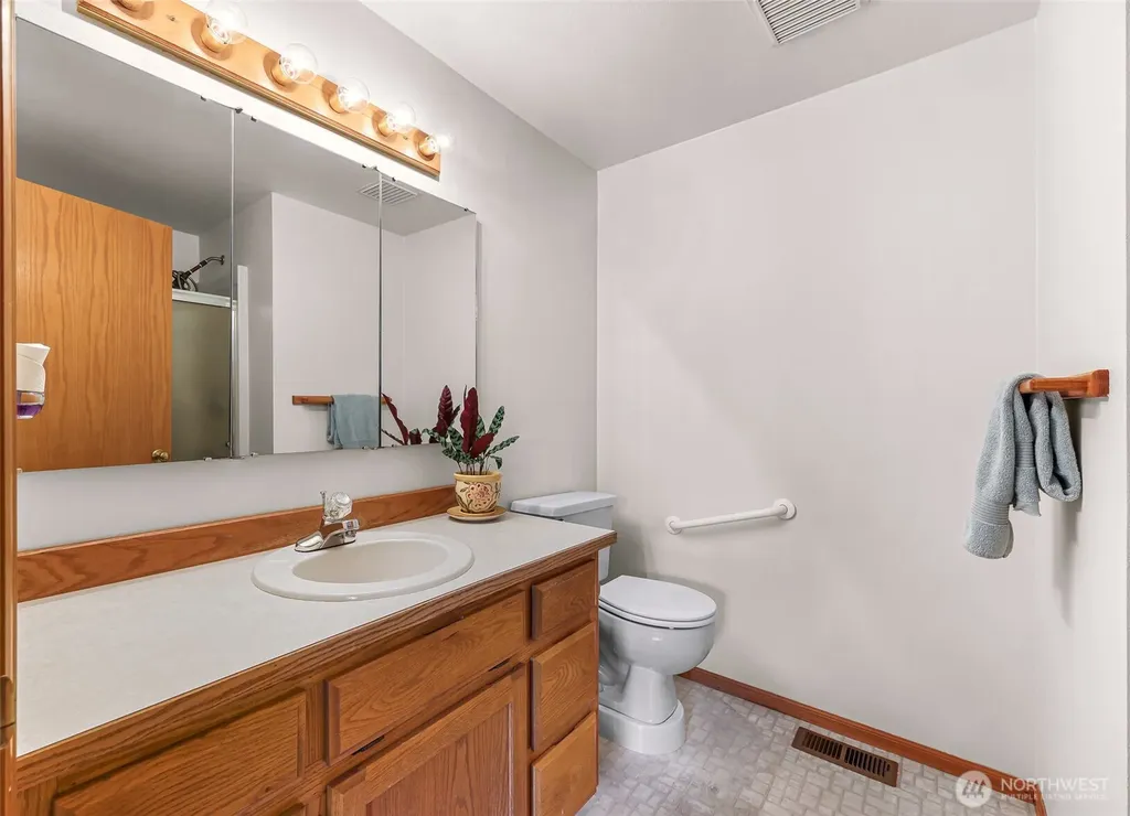 112 W 2nd Street Everson WA 98247