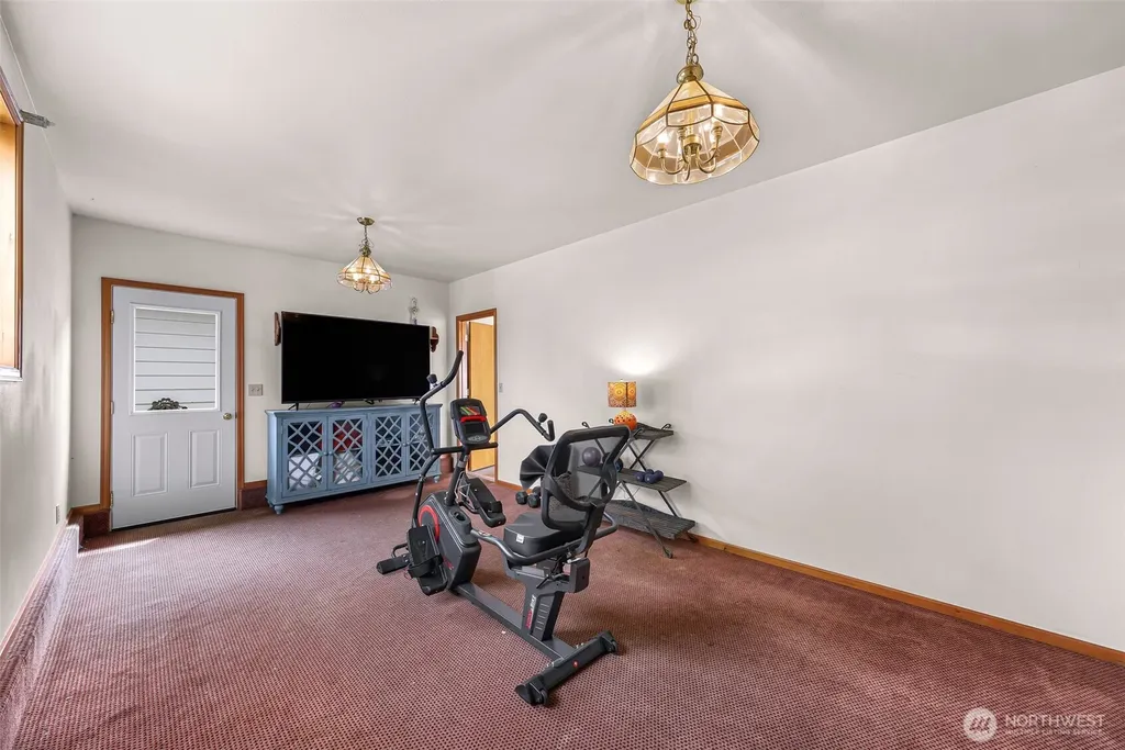 112 W 2nd Street Everson WA 98247
