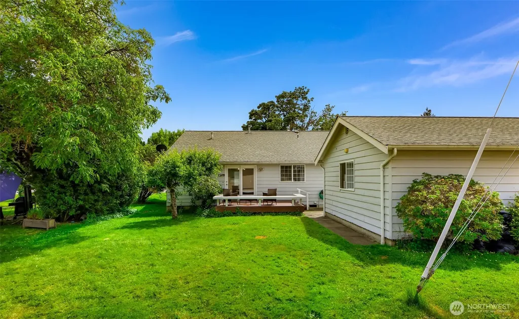 112 W 2nd Street Everson WA 98247