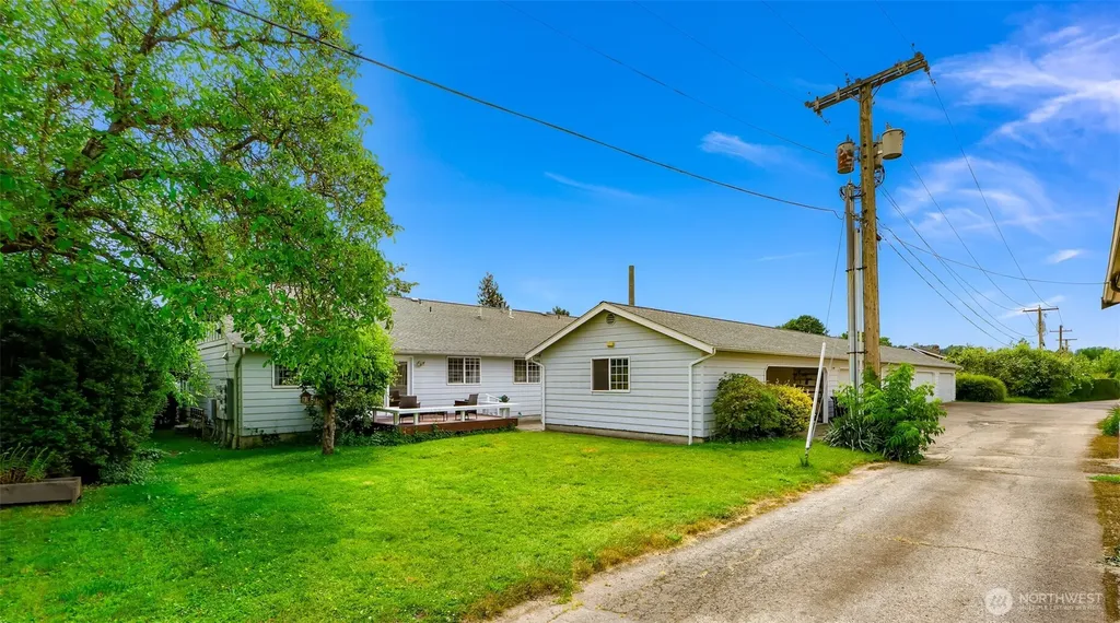 112 W 2nd Street Everson WA 98247