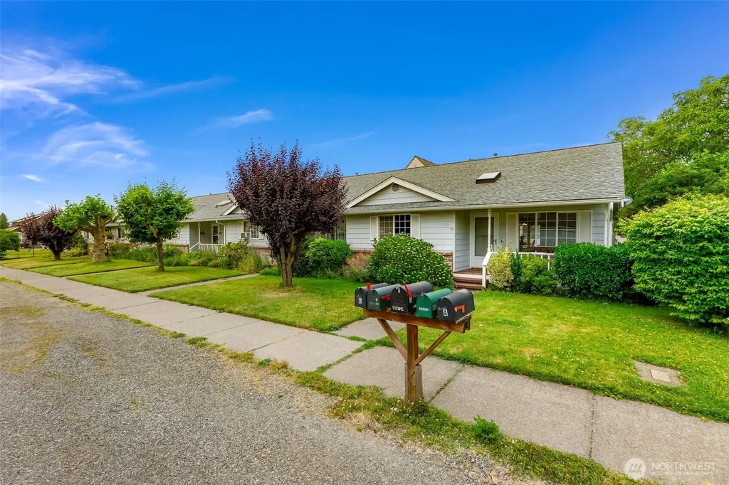112 W 2nd Street Everson WA 98247