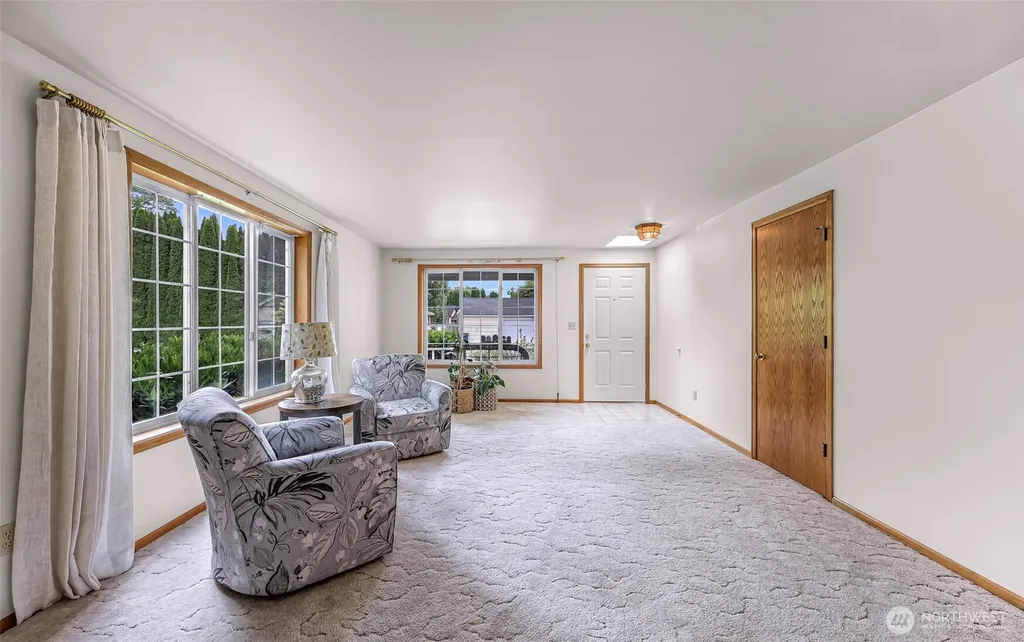 112 W 2nd Street Everson WA 98247