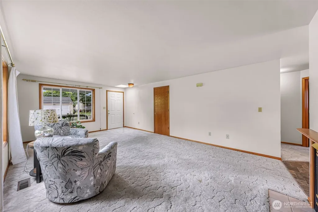 112 W 2nd Street Everson WA 98247