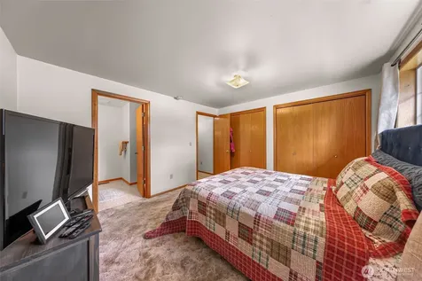 112 W 2nd Street Everson WA 98247