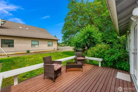 112 W 2nd Street Everson WA 98247