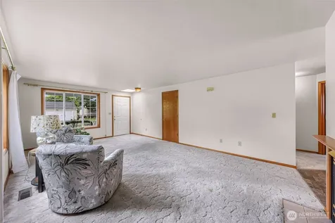 112 W 2nd Street Everson WA 98247
