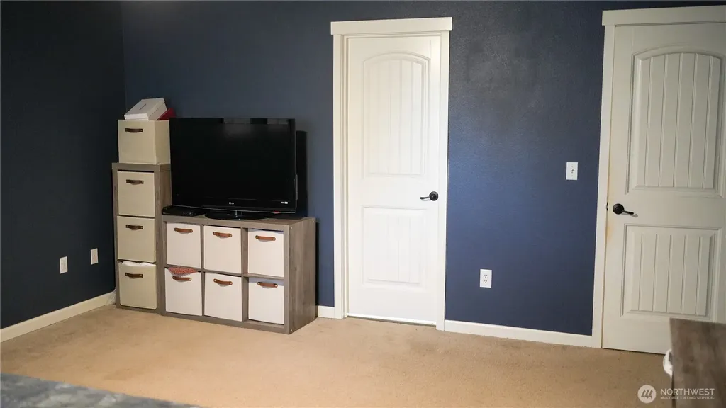4249 17th Way NE Olympia WA 98516