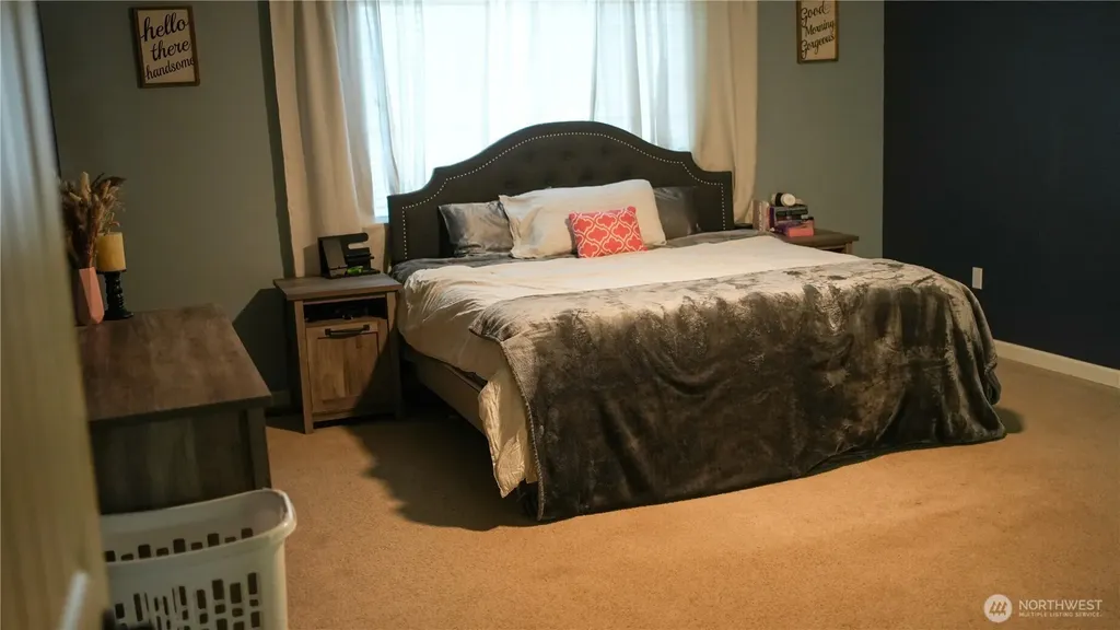4249 17th Way NE Olympia WA 98516