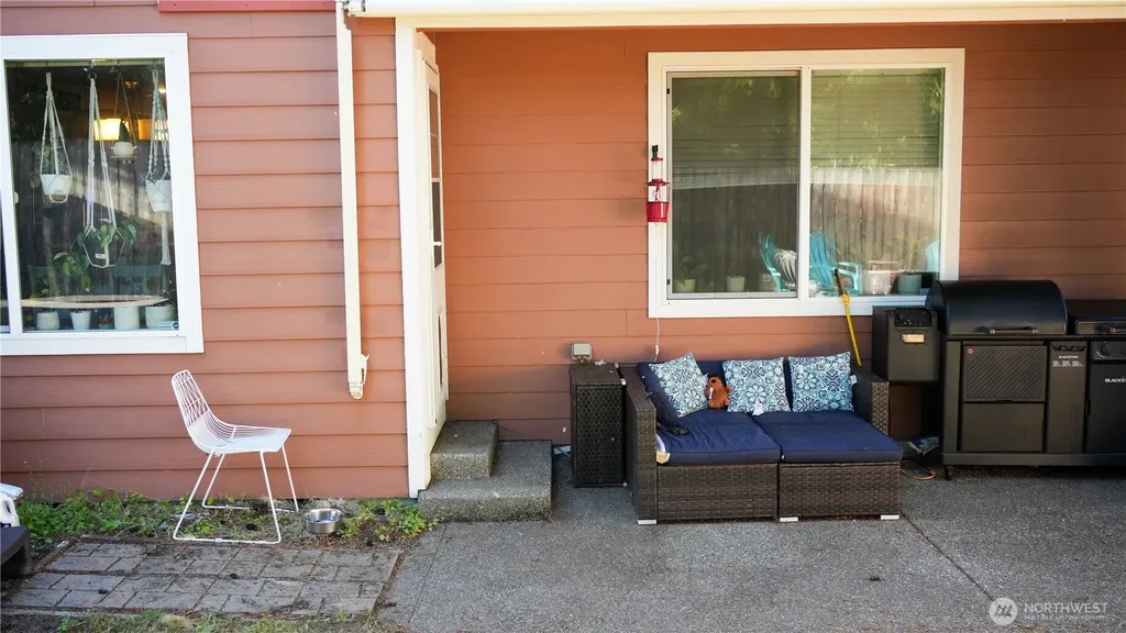 4249 17th Way NE Olympia WA 98516