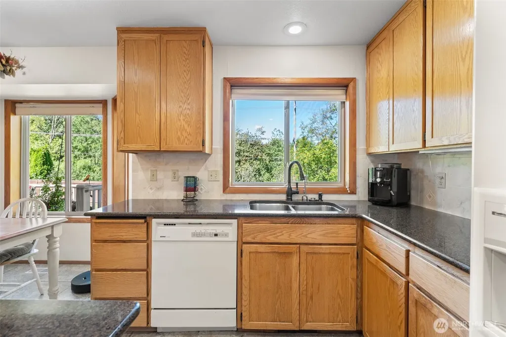 1918 8th Street Ct SW Puyallup WA 98371