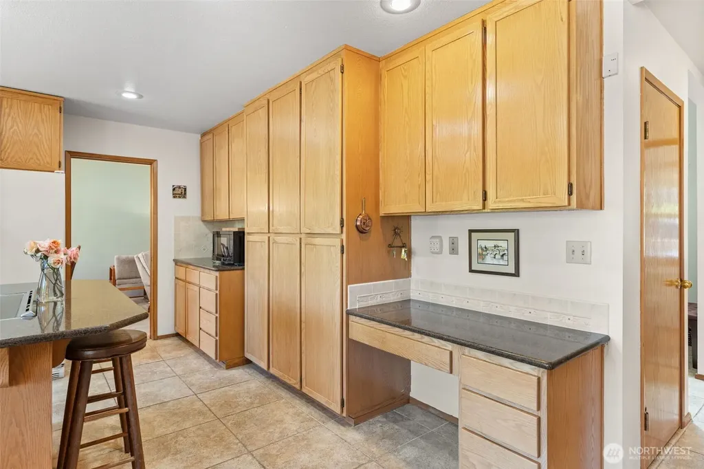 1918 8th Street Ct SW Puyallup WA 98371