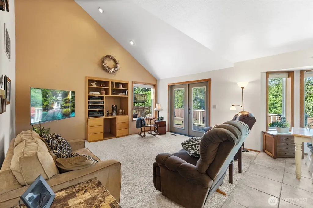 1918 8th Street Ct SW Puyallup WA 98371