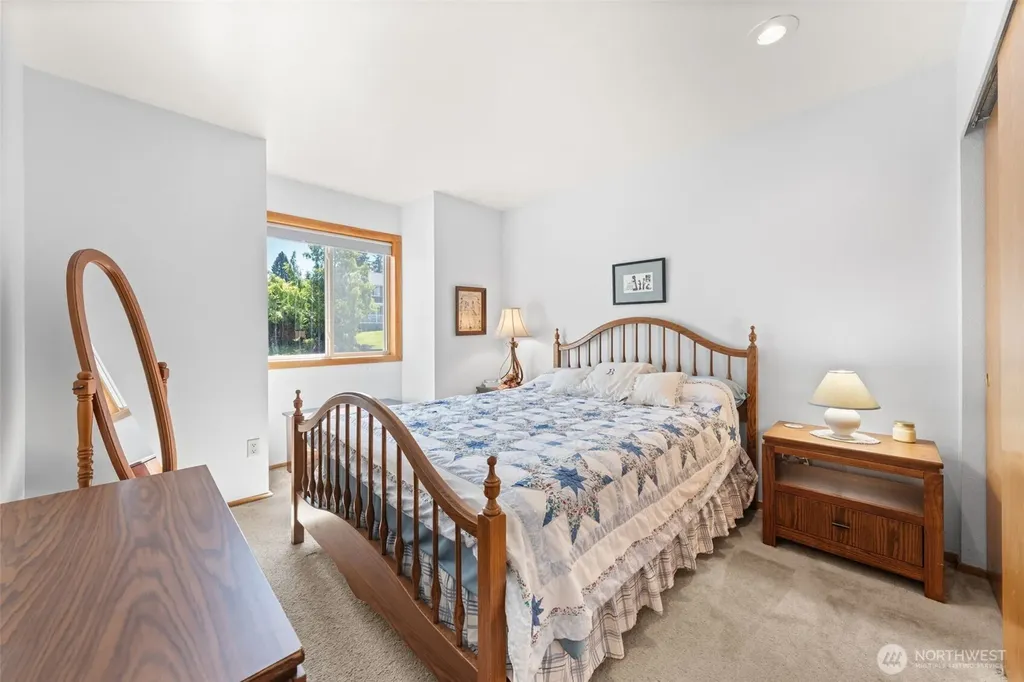 1918 8th Street Ct SW Puyallup WA 98371